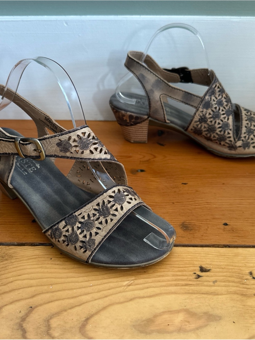 L'Artiste Shoes 38EU | 7.5-8US Noreen Brown Sandals Pump Leather Ankle Strap